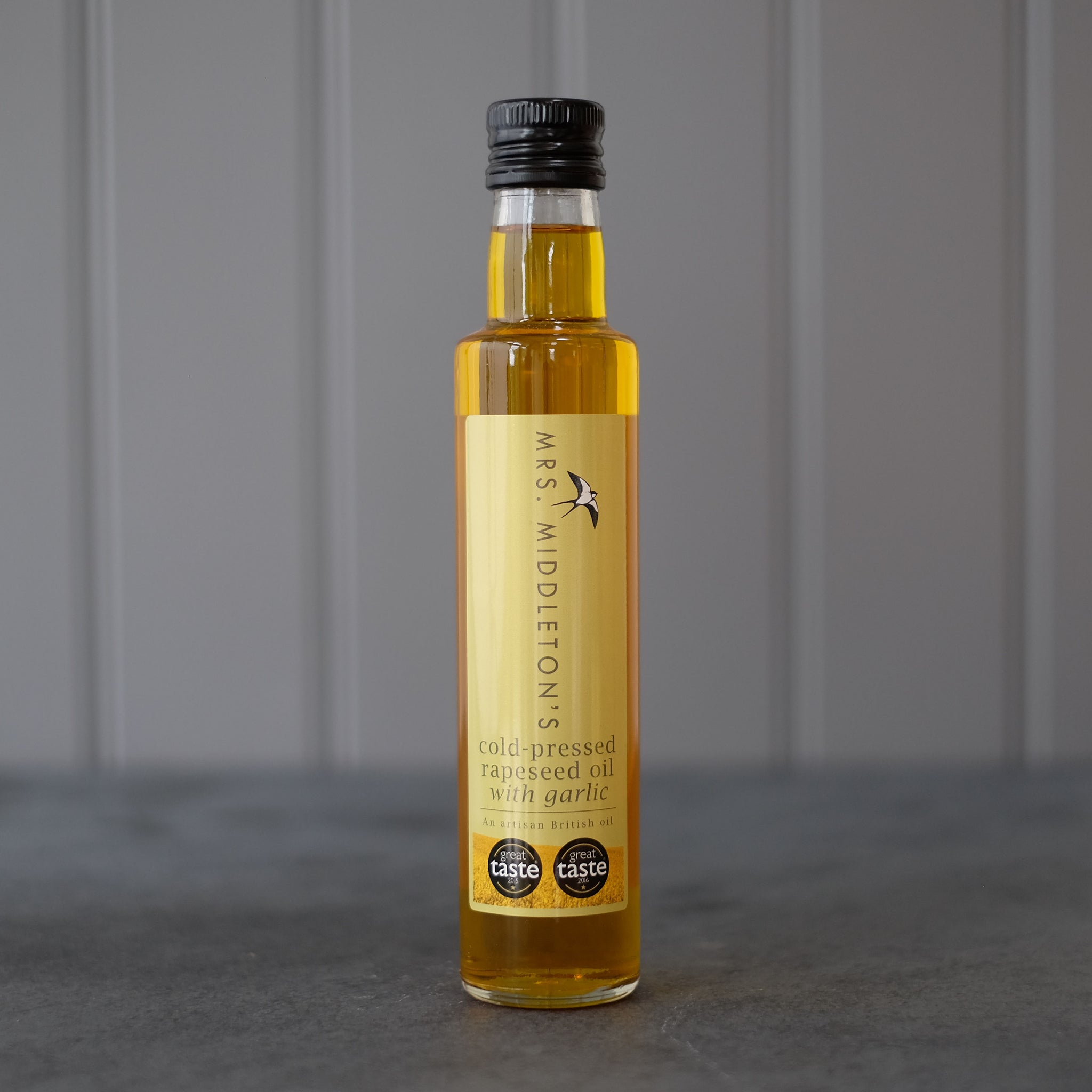 Cold-Pressed Rapeseed Oil with Garlic